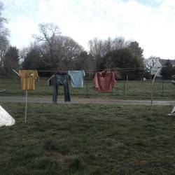 tire à la cordesur fil à linge